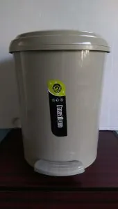 Basurero De Baño con Pedal10 litros